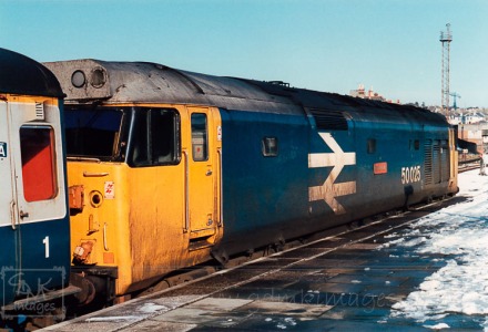 Class 50 Diesel loco 50025 Invincible in the snow at Plymouth Station